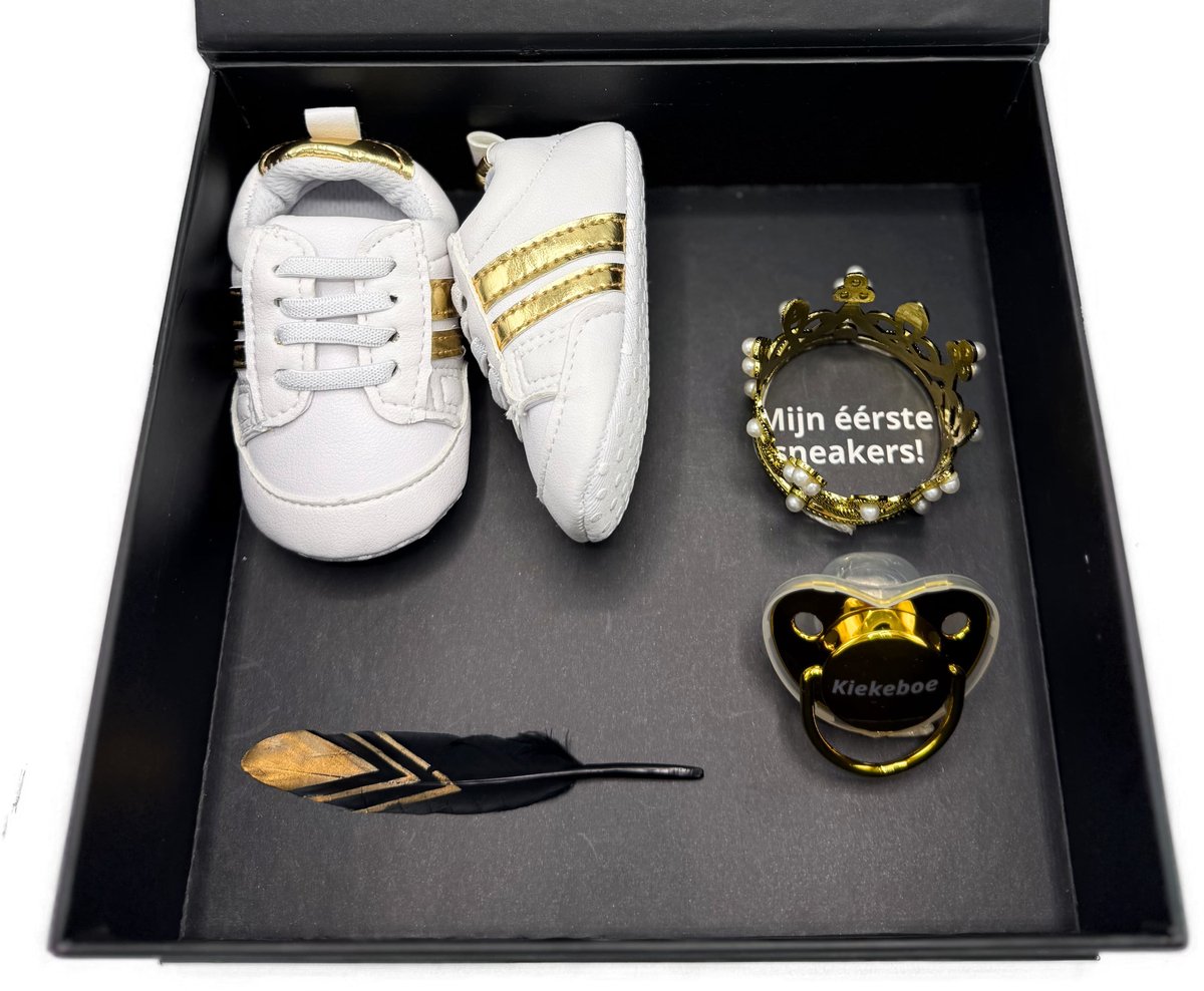 Goedkoopste Kraamcadeau eerste sneakerbox goud -cadeau geboorte, cadeau gender reveal - diverse kleuren en maten - kan ook rechtstreeks worden verstuurd