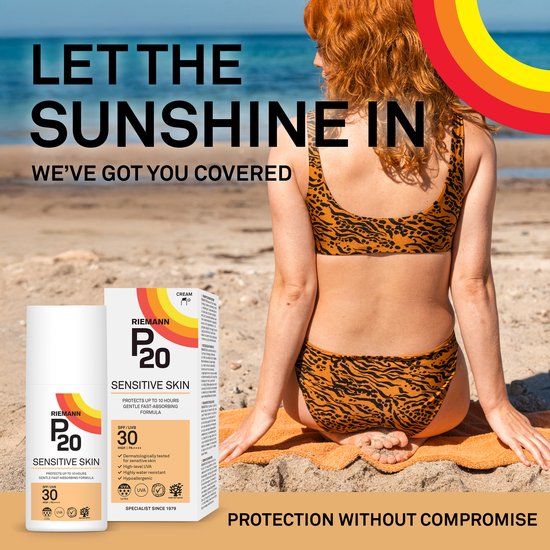 Vrouw in bikini op het strand met P20 Sensitive Skin SPF 30 zonnebrandcrème. Beschermt tot 10 uur.