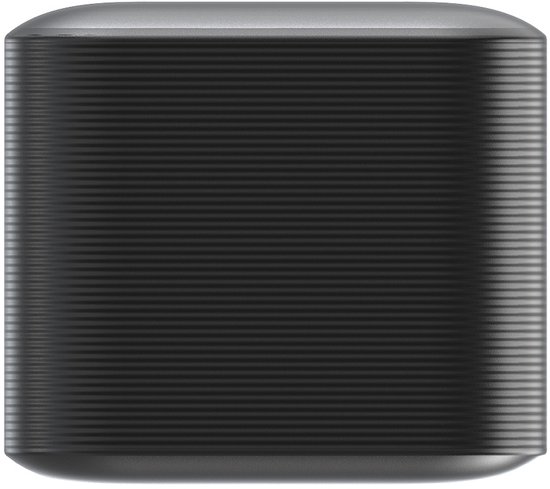 Zwarte powerbank met horizontale ribbels en afgeronde hoeken.
