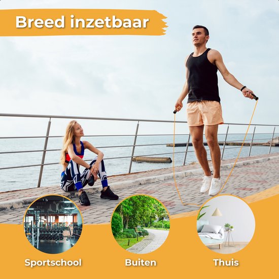Man springt touwtje buiten, vrouw kijkt toe. Iconen tonen sportschool, buiten en thuis.