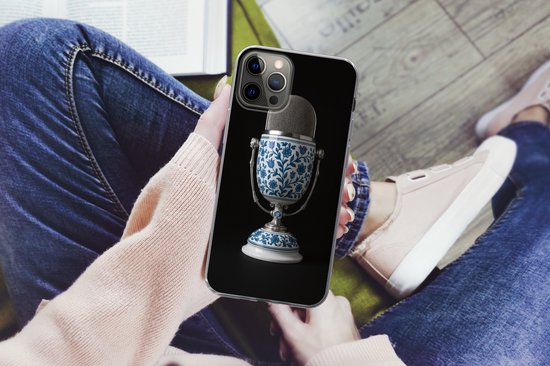 Telefoonhoesje Geschikt voor iPhone 13 Pro hoesje - Microfoon - Delfts blauw - Muziek - Siliconen Telefoonhoesje Telefoonhoesje