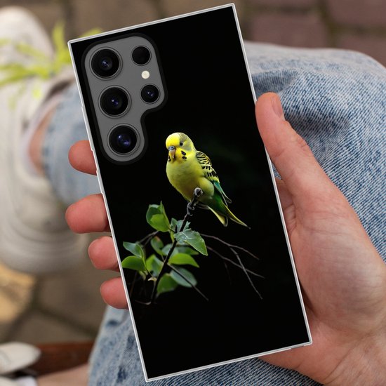 Telefoonhoesje Geschikt voor Samsung Galaxy S24 Ultra hoesje - Parkiet - Tak - Bladeren - Geel - Siliconen Telefoonhoesje Telefoonhoesje
