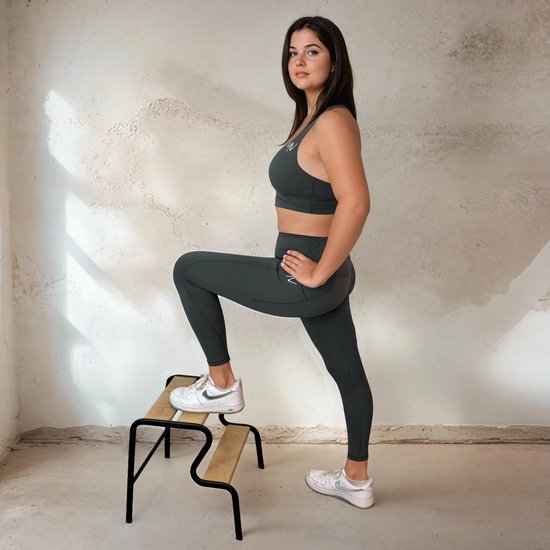 YV SPORT Sportlegging dames Miami - Met handige zakken - Zakt gegarandeerd niet af - Premium kwaliteit - Squat-proof - Dikke, ademende stof - Stevige tailleband - Perfect fit - Sport legging dames - Groen - Maat XL van YV SPORT — afbeelding 5