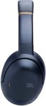 Donkerblauwe JBL Tour One M3 koptelefoon, zijaanzicht, met gouden accenten.