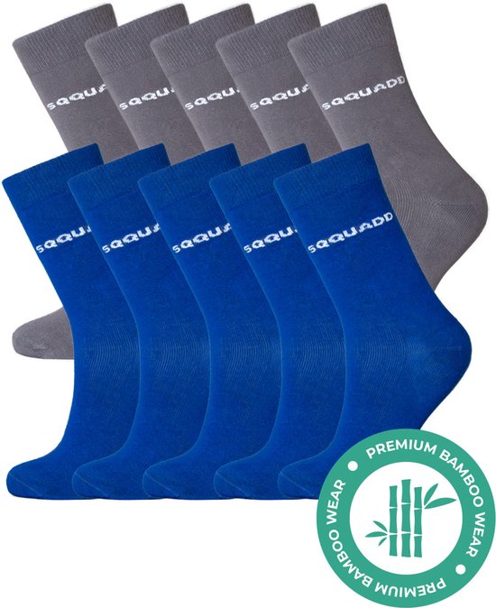Pak van 10 bamboesokken in grijs en blauw met "SQQUADD" logo. "PREMIUM BAMBOO WEAR" cirkel.