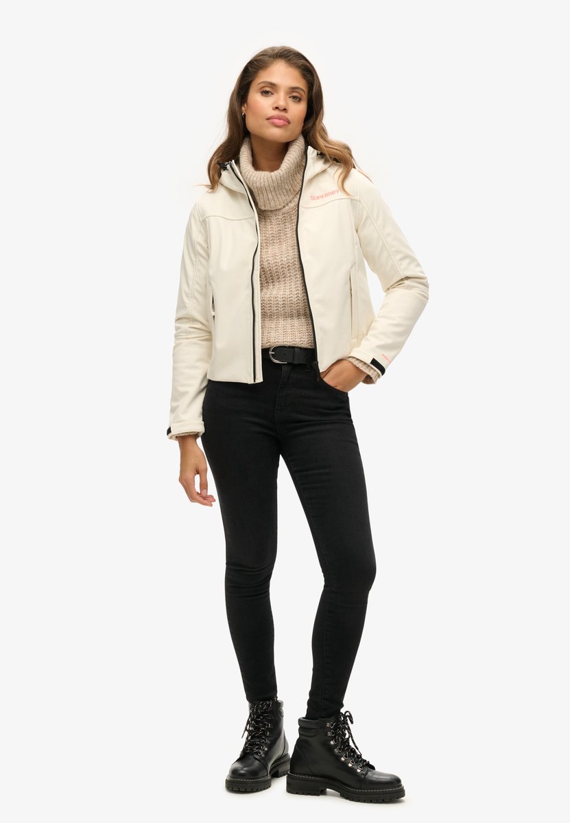 Superdry CODE Trekker softshell-jas met capuchon Dames Wit