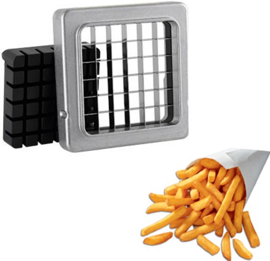 Zilverkleurige frietsnijder met metalen rooster naast een zakje met gouden frietjes.