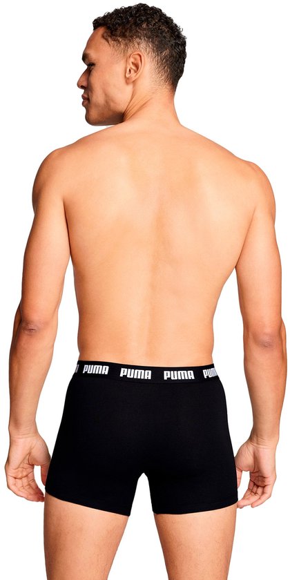 Zwarte Puma boxershorts met witte PUMA-band, gezien vanaf de achterkant