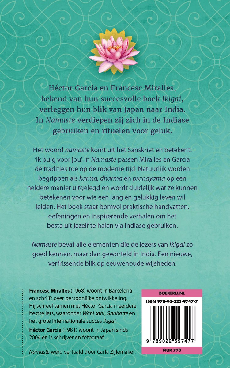 Achterkant van een boek met een roze lotusbloem en tekst over de inhoud en auteurs. ISBN en prijs staan onderaan.