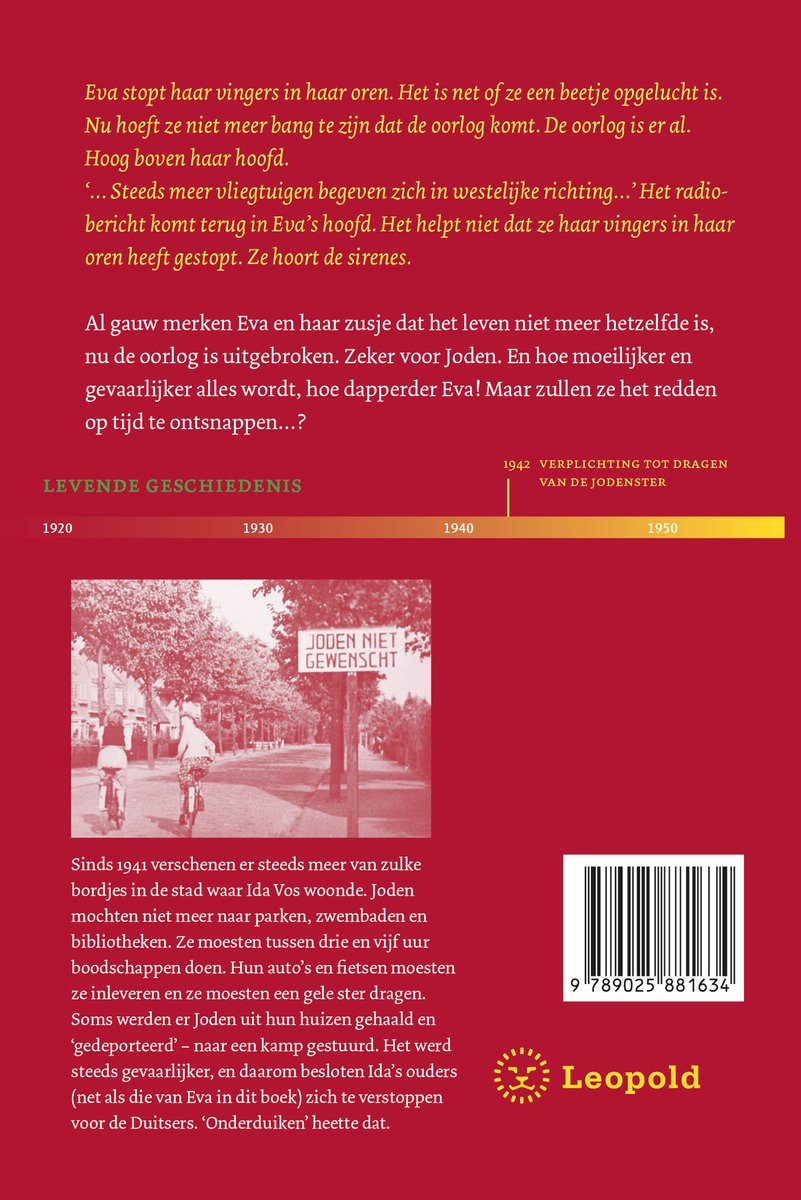 Pagina met tekst, tijdlijn, foto van kinderen op fietsen met bord 'JODEN NIET GEWENST', barcode en logo.
