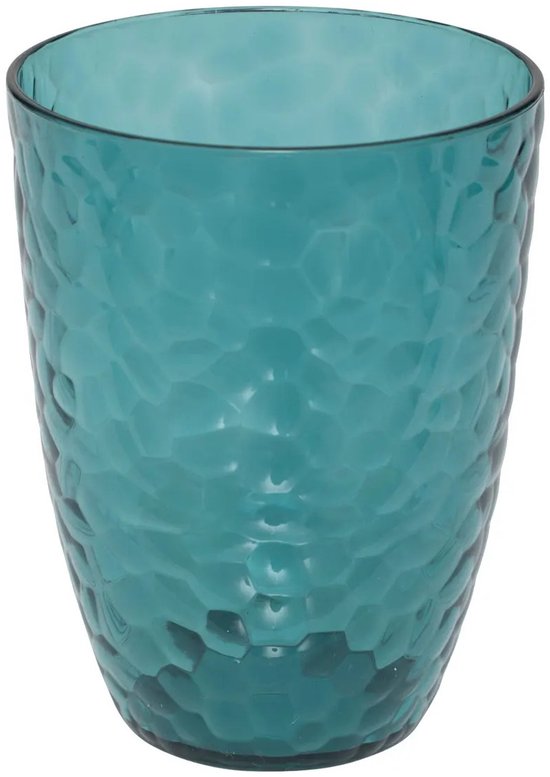 Blauw transparant drinkglas met een hamerslag textuur.