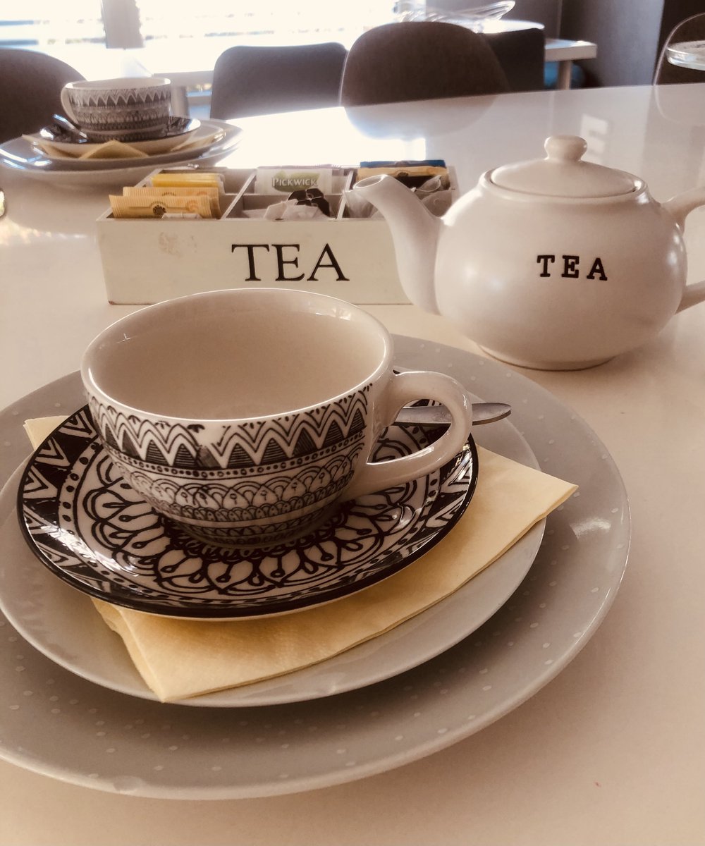 Luxe J-Line Boho Tea & Coffee Set – Witte Theepot + 2 Boho Mokjes + Onderzetters & Kommetjes – Stijlvolle Cadeauset voor Vrouwen & Interieur