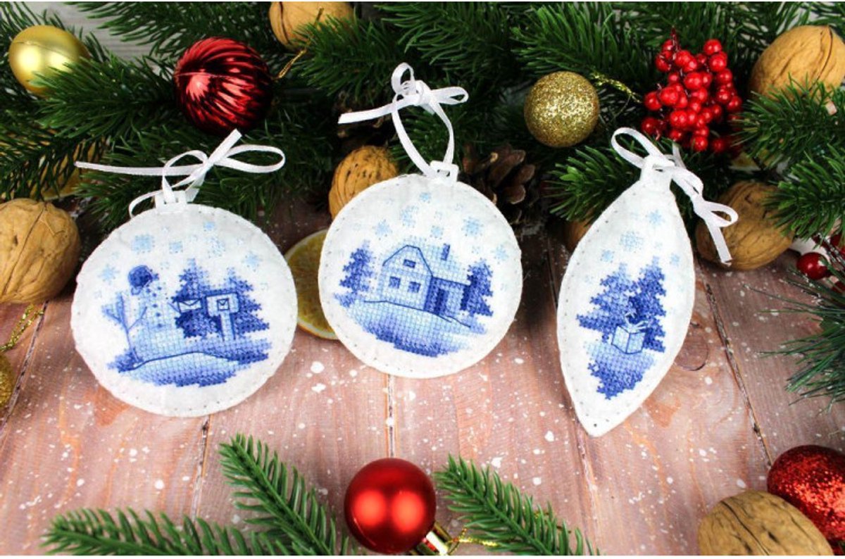 Borduurpakket Met Vilt - Hangers Voor Kerst T-1073 (MP Studia)