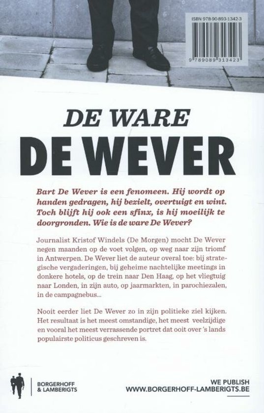 Achterkant van het boek "De Ware De Wever" met tekst en een deel van een man in pak.