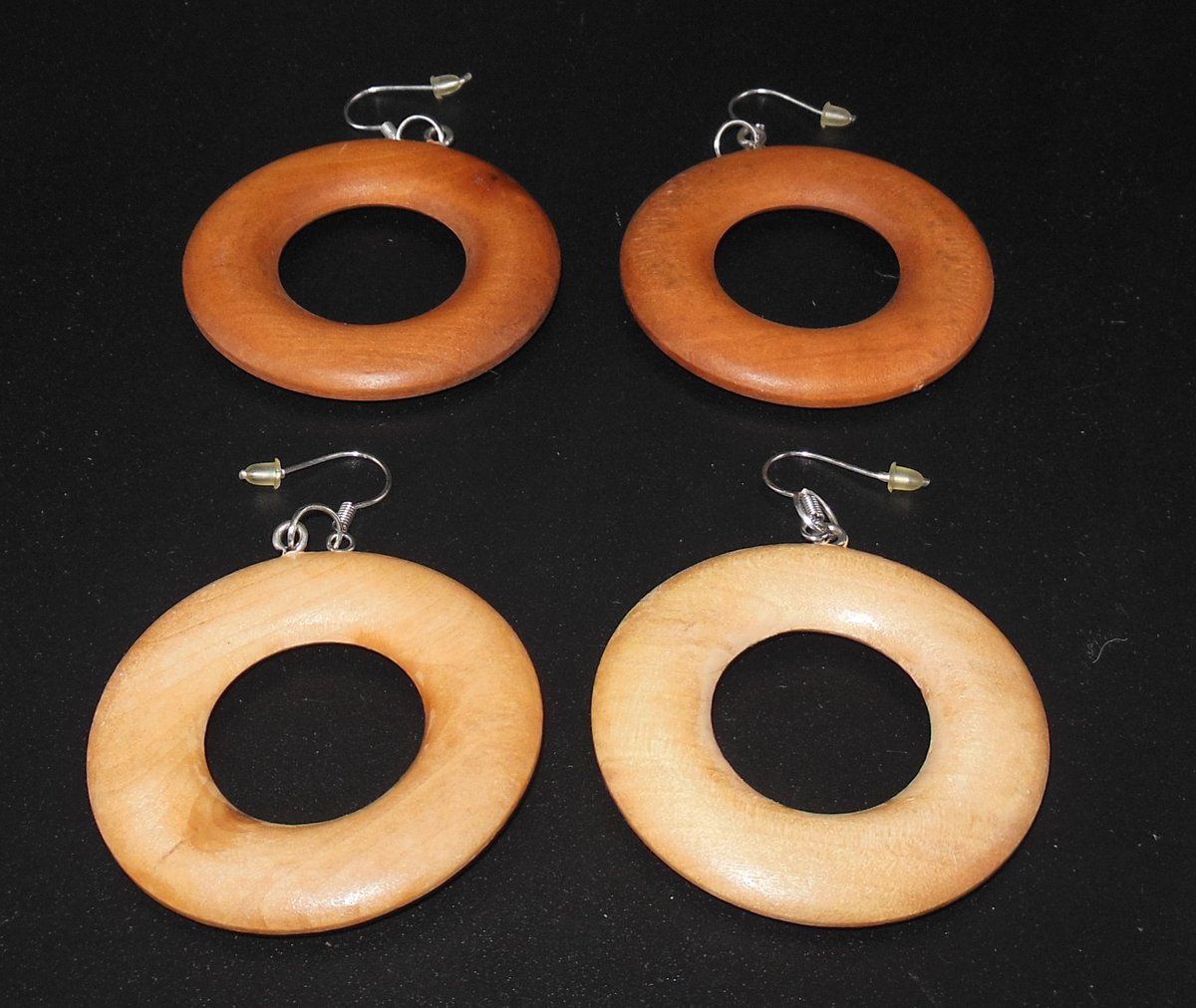 Oorbellen hout set van 2 stuks.