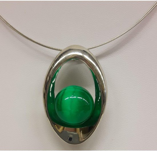 Reserve pindas Durf Halsketting Toenga zilverkleurige ovalen hanger met ronde groene steen |  bol.com