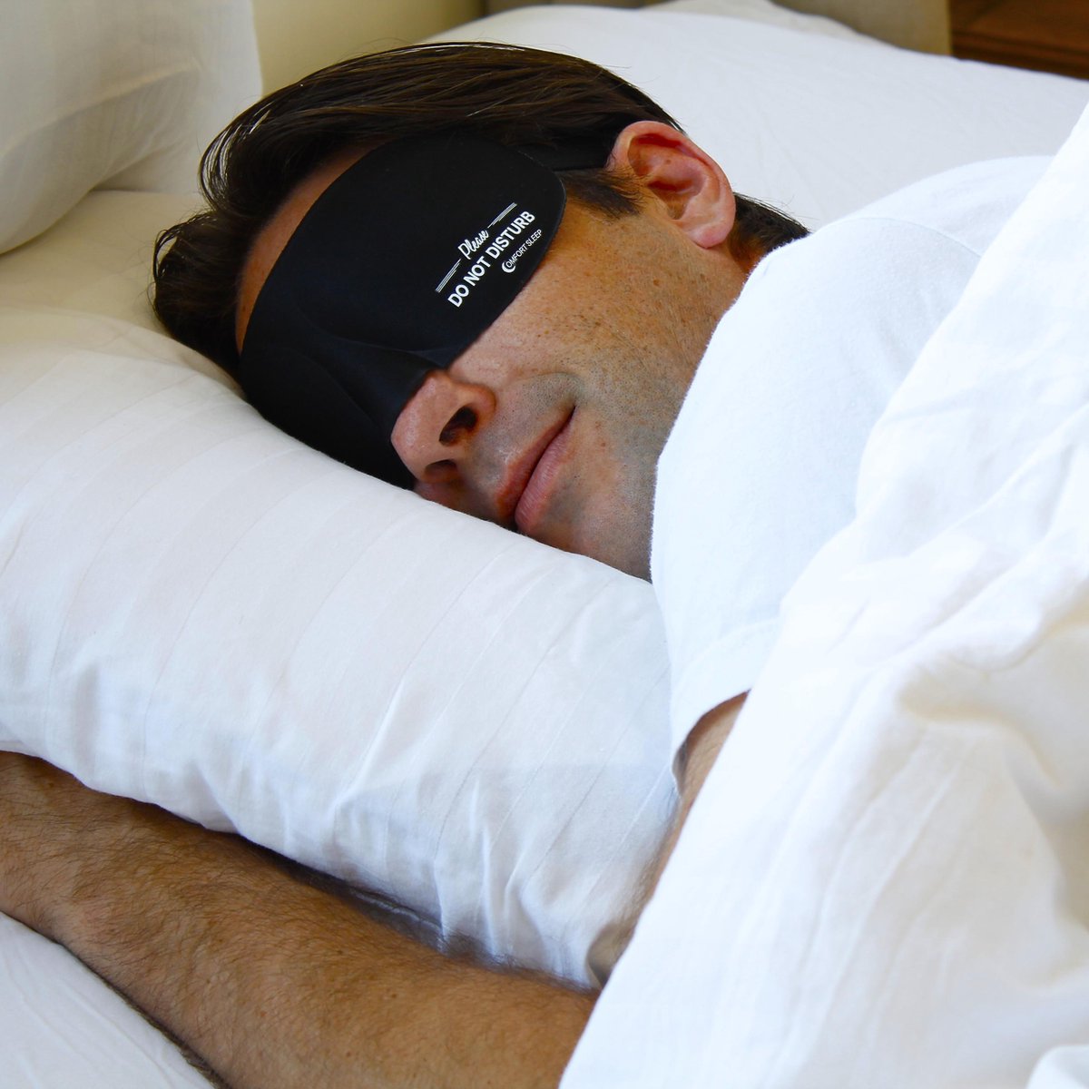 COMFORT SLEEP - 3D premium slaapmasker voor mannen en vrouwen met innovatieve, zachte vorm voor goede verduistering en vrij bewegen van de ogen. Incl. oordoppen en opberg etui - zwart - Creating Brilliant Ideas — afbeelding 7