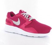 Nike Kaishi - Sportschoenen - Vrouwen - Maat 38.5 - Roze/Zilver