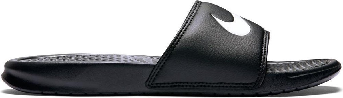 nike benassi slippers