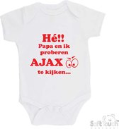 100% Katoenen Romper "Hé!! Papa en ik proberen AJAX te kijken..." Unisex Katoen Wit/rood Maat 62/68