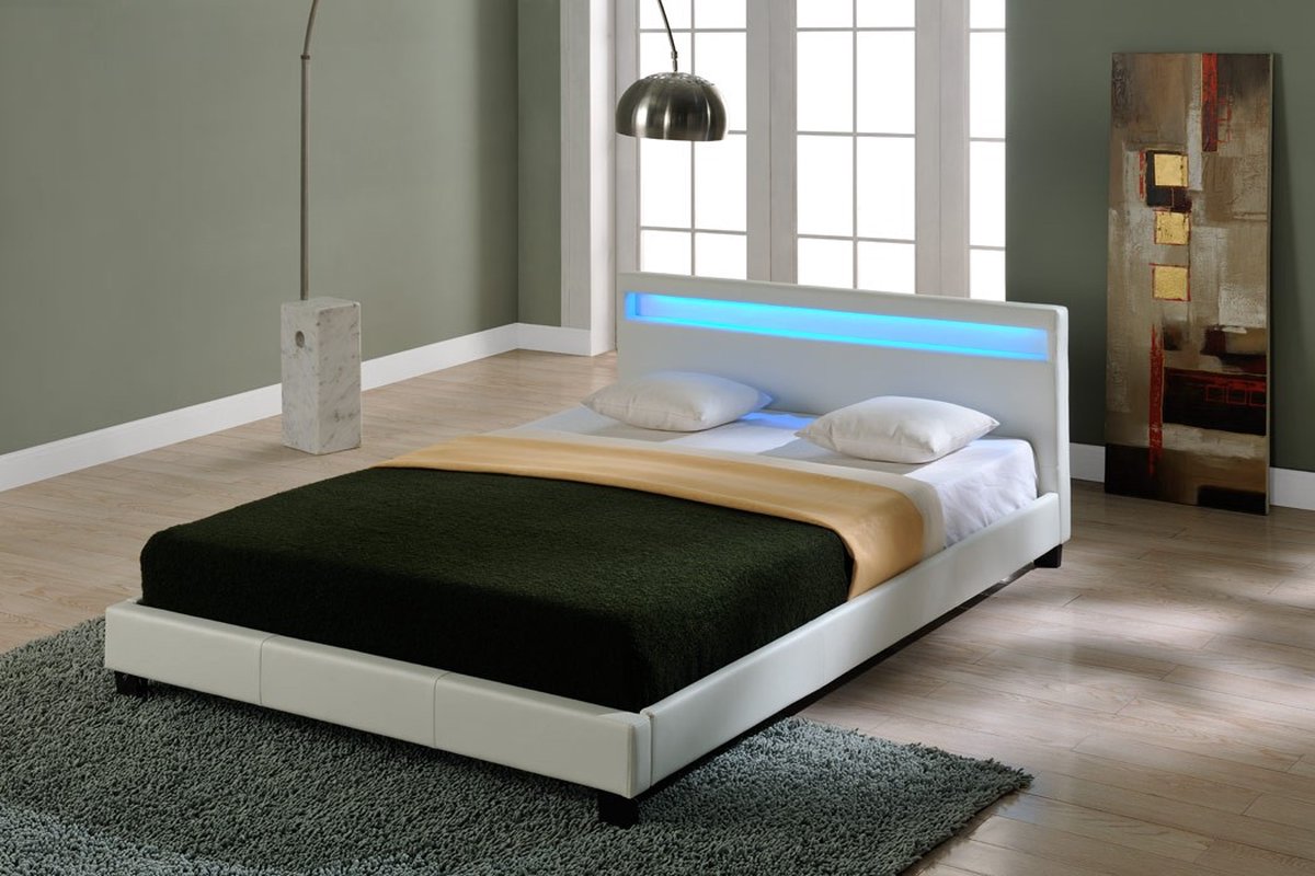 Bed Aubree - met LED verlichting - Bedbodem - 180x200 cm - Wit - Modern Design