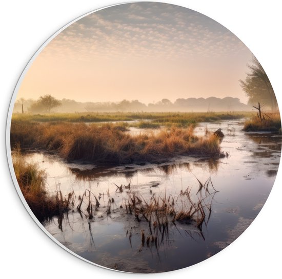 PVC Schuimplaat Muurcirkel - Landschap - Bomen - Mist - Water - Nat - Natuur - 20x20 cm Foto op Muurcirkel (met ophangsysteem)
