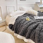 Knuffeldeken, 150 x 200 cm, wollig, Sherpa-deken, bankplaid fleecedeken, dikke bankdeken, dubbelzijdig, extra warme en zachte bankdeken, grijs