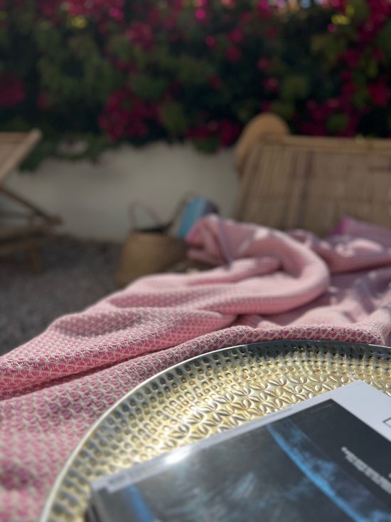 Luces del Sur - Daphne Pink Soft Blanket - recycled cotton - sustainable European home accessories