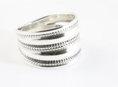Brede hoogglans zilveren ring met kabelpatronen - maat 21
