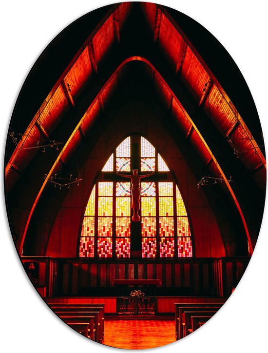 Dibond Ovaal - Zonlicht Vallend op Christelijk Kapelletje - 42x56 cm Foto op Ovaal (Met Ophangsysteem)