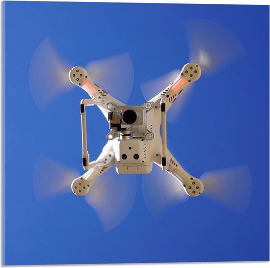 Acrylglas - Onderaanzicht van Vliegende Drone onder Blauwe Lucht - 50x50 cm Foto op Acrylglas (Wanddecoratie op Acrylaat)