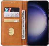 Smartphonica Samsung Galaxy S23 Ultra kunstleren hoesje met magnetische sluiting en pashouders book case - Bruin / Kunstleer / Book Case geschikt voor Samsung Galaxy S23 Ultra