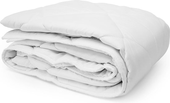 ZOLLNER Dekbed in 135 x 200 cm, ademende en huidvriendelijke deken met ruitstiksel, Made in Europe, wasbaar tot 60 °C, hotelkwaliteit, Oeko Tex®-gecertificeerd