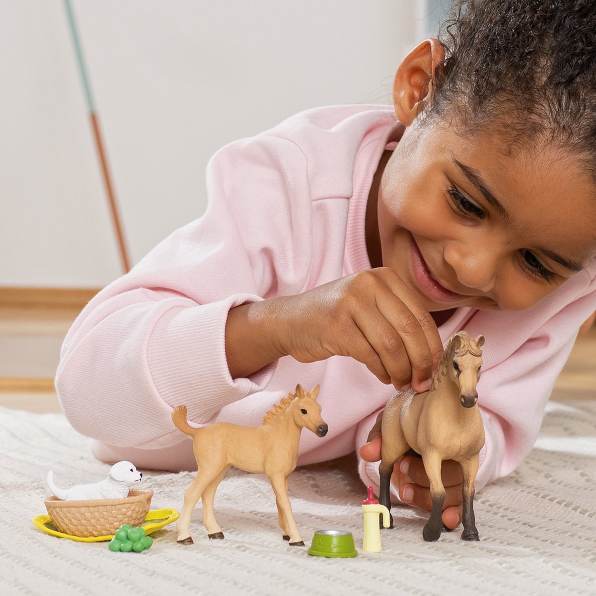 schleich HORSE CLUB Speelfigurenset - Sarah Zorgt voor de Jonge Dieren - Kinderspeelgoed voor Jongens en Meisjes - 5 tot 12 jaar - 9 Onderdelen - 42432 — afbeelding 5