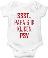 Soft Touch Rompertje met Tekst - Ssst, Papa en ik kijken PSV - Rood | Baby rompertje met leuke tekst | | kraamcadeau | 0 tot 3 maanden | GRATIS verzending