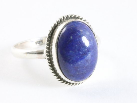 Bewerkte ovale zilveren ring met lapis lazuli - maat 20