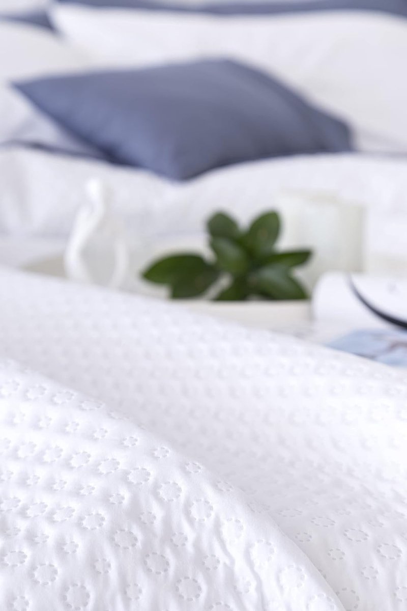 Sprei fijn gewatteerd piqué voor lente, zomer, herfst en winter 100% extra zacht microvezel multifunctioneel dekbed 105-200x260 cm wit thumbnail 4