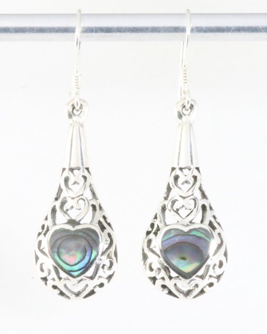 Opengewerkte zilveren oorbellen met abalone schelp