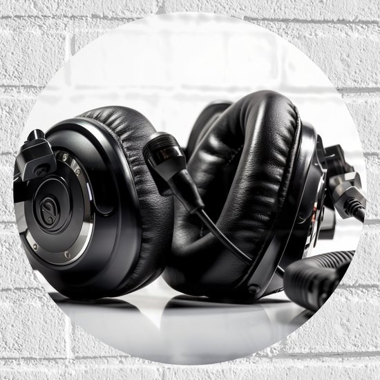 Muursticker Cirkel - Zwarte Koptelefoon met Witte Achtergrond - 40x40 cm Foto op Muursticker