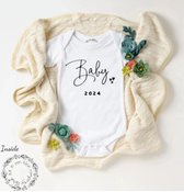 Baby Romper 2024 Wit – Zwangerschapsaankondiging - Kraamcadeau | 100% katoen | Baby geboren in 2024 - Maat: 50 newborn - Zwangerschapscadeau