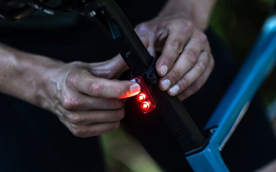 BBB Cycling StudCombo Strap Fietsverlichting Set - Voorlicht & Achterlicht Fiets USB oplaadbaar - 130 Lumen - Accu 10 uur - Fietslicht Voor en Achter - BLS-144 — afbeelding 5