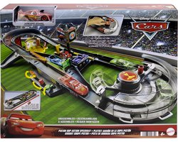 foto van Disney en Pixar Cars - Piston Cup - Racebaan - Speelset