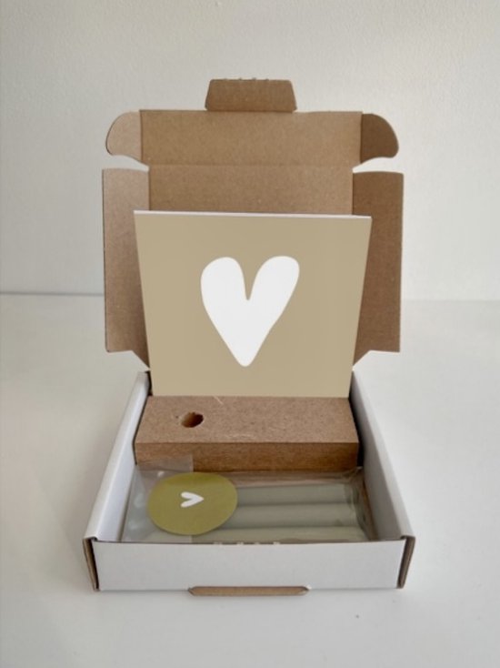 Giftbox kaars groen hart - Pasen - Moedeerdag - mini gift - rouwverwerking - troost - afscheid - verlies - sterkte - zomaar - mini cadeautje - knuffel