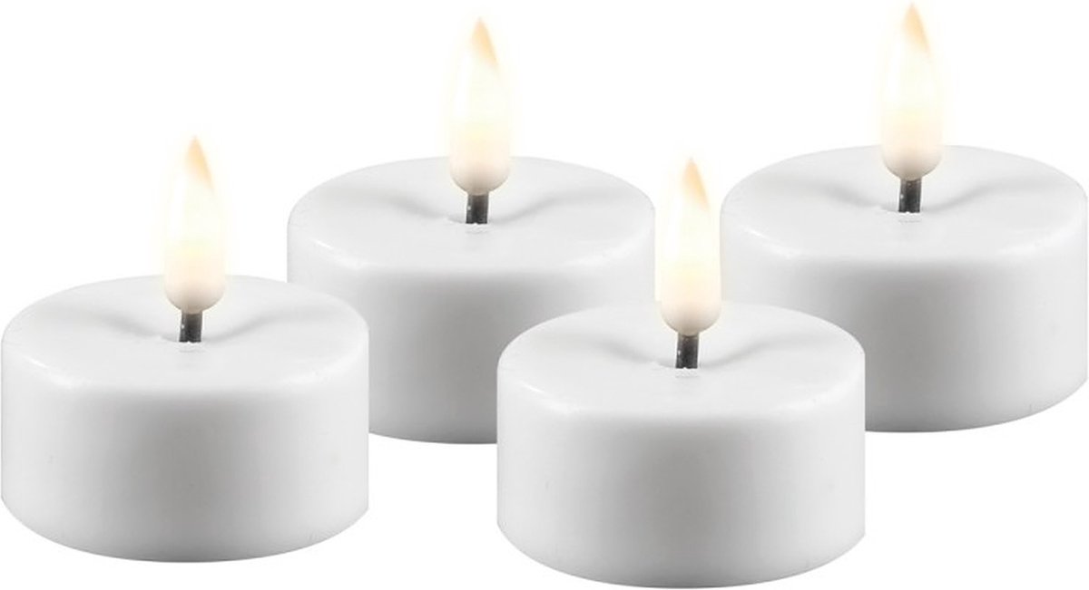 Deluxe Homeart KLEINE THEELICHTEN *NEW*. Luxe LED kaars - Wit LED Tealight Candle D3,5 x 4 cm (4 pcs.) - net een echte kaars! Deluxe Homeart