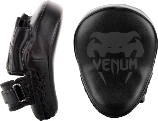 Foto: Venum focus mitts matte black zwart