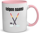 Akyol - ijshockey sticks en puck met eigen naam koffiemok - theemok - roze - Ijshockey - atleten - mok met eigen naam - iemand die houdt van ijshockey - verjaardag - cadeau - kado - 350 ML inhoud
