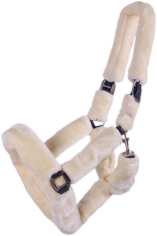 Crèmekleurig halster met teddy voering en zwarte gespen, op een witte achtergrond.