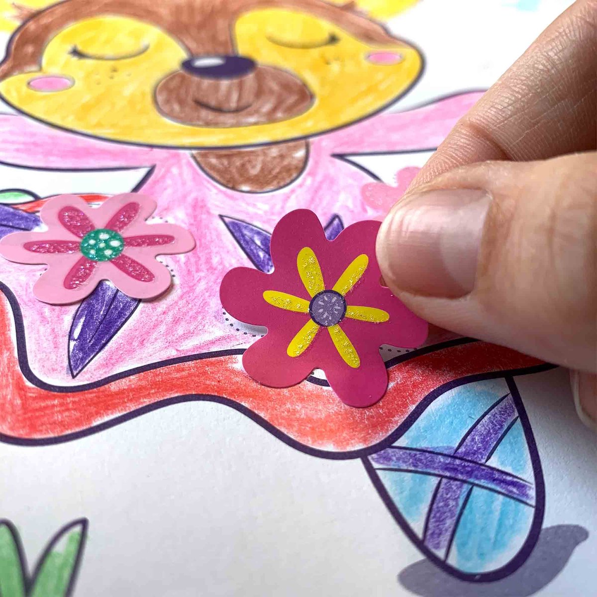 SES Creative - Doe kleurboek glitter 3 in 1 - glitter scratch, diamond painting en kleurplaten - met glitters stickers en houten scratch pen – kleurboek voor kinderen — afbeelding 2