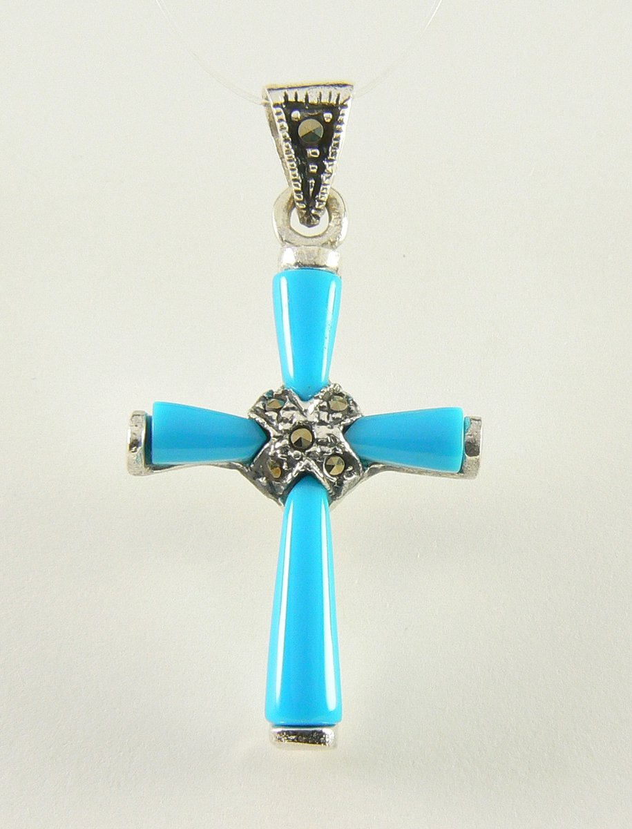 Fijne zilveren kruishanger met blauwe turkoois en marcasiet