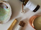 Meditation set - Nio organics • Abalone schelp • Witte Salie smudge spray • Palo Santo hout • Kaars in metalen potje • Wierook & houder • In een luxe cadeaudoos